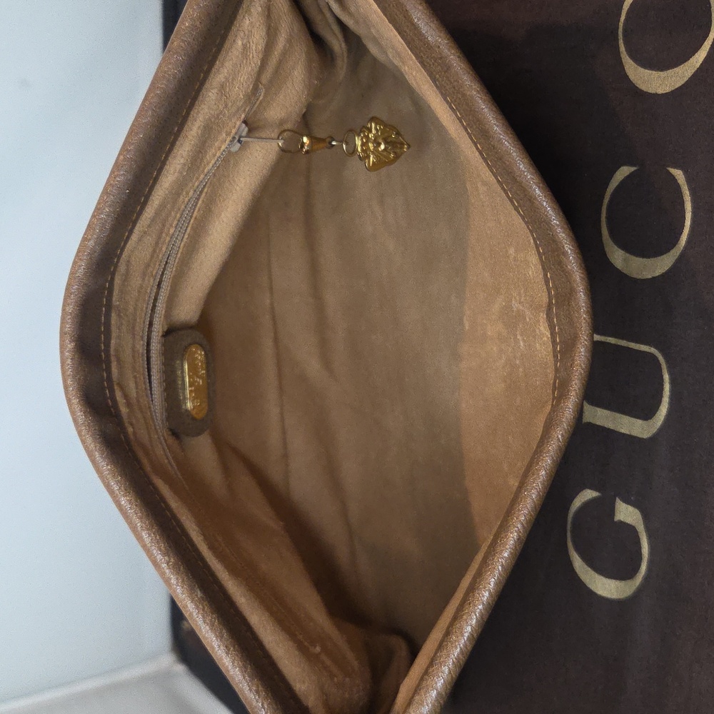 Gucci 1970's Rare convertable crossbody/clutch an archived collectible piece - Picture 10 of 16